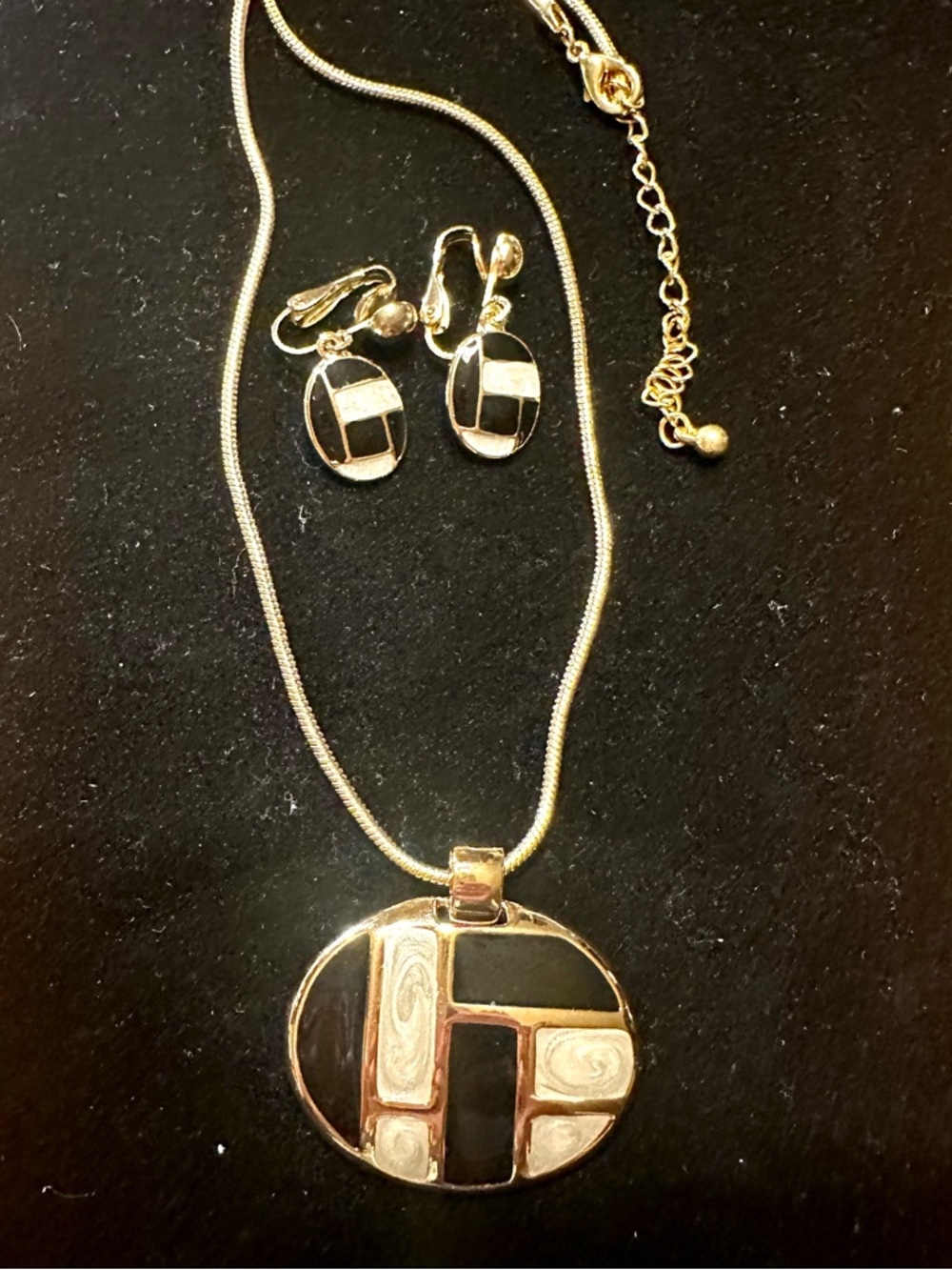 VINTAGE/ Mid-century Black & Cream Enamel Necklace & Clip-On Earring Set
